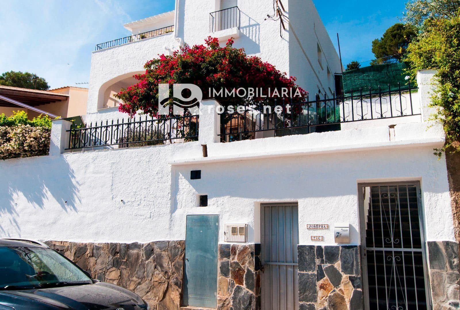 3 bedroom Flat for sale in Roses - € 319,000 (Ref: 8335377)