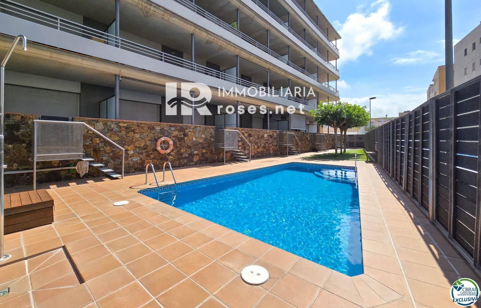 2 soverom Leilighet til salgs i Roses med svømmebasseng - € 298 000 (Ref: 8411756)