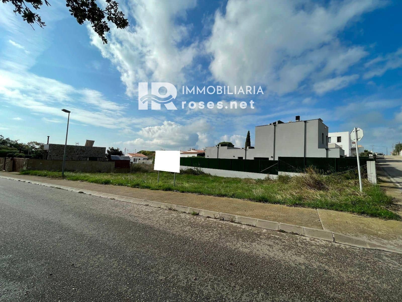 Byggetomt til salgs i Roses - € 133 000 (Ref: 8425081)