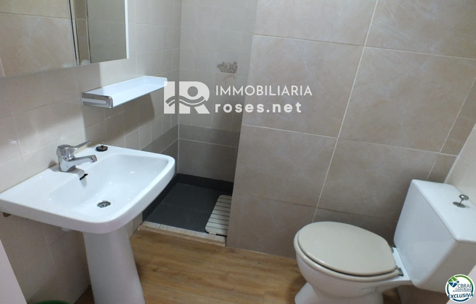 2 slaapkamer Flat te koop in Roses - € 147.000 (Ref: 8457238)