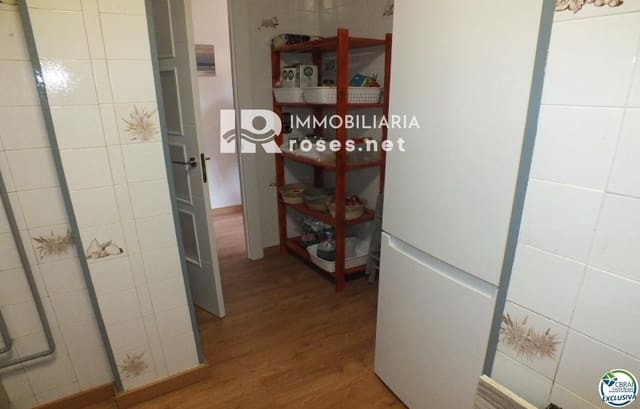 2 slaapkamer Flat te koop in Roses - € 147.000 (Ref: 8457238)