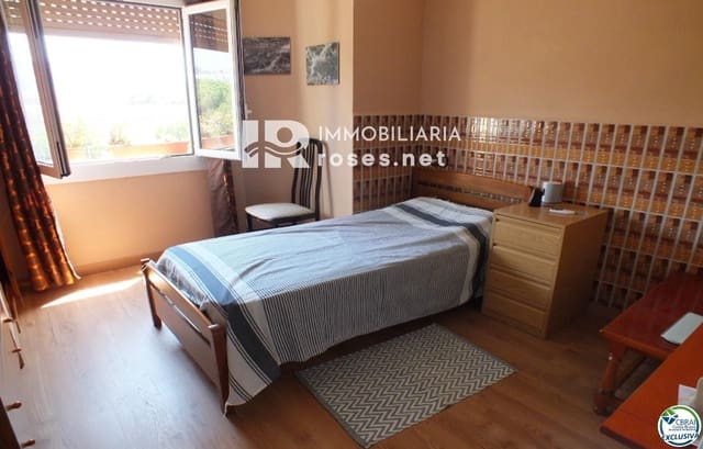 2 slaapkamer Flat te koop in Roses - € 147.000 (Ref: 8457238)