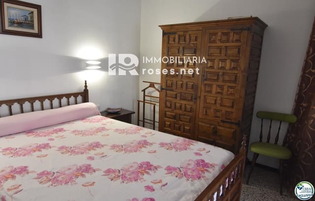 2 bedroom Flat for sale in Santa Margarida, Roses - € 189,000 (Ref: 8532420)