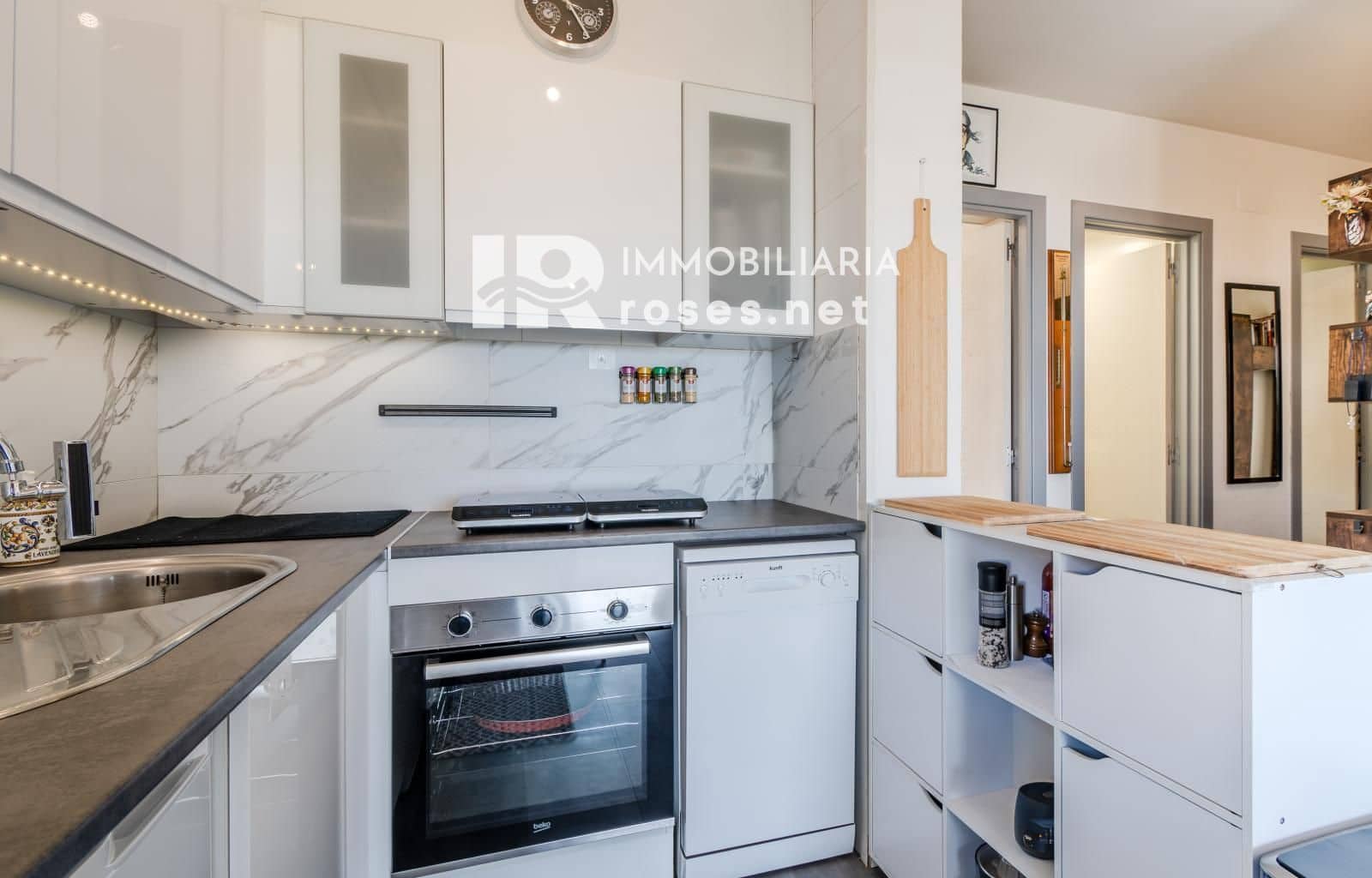 2 bedroom Flat for sale in Roses - € 229,000 (Ref: 8582996)