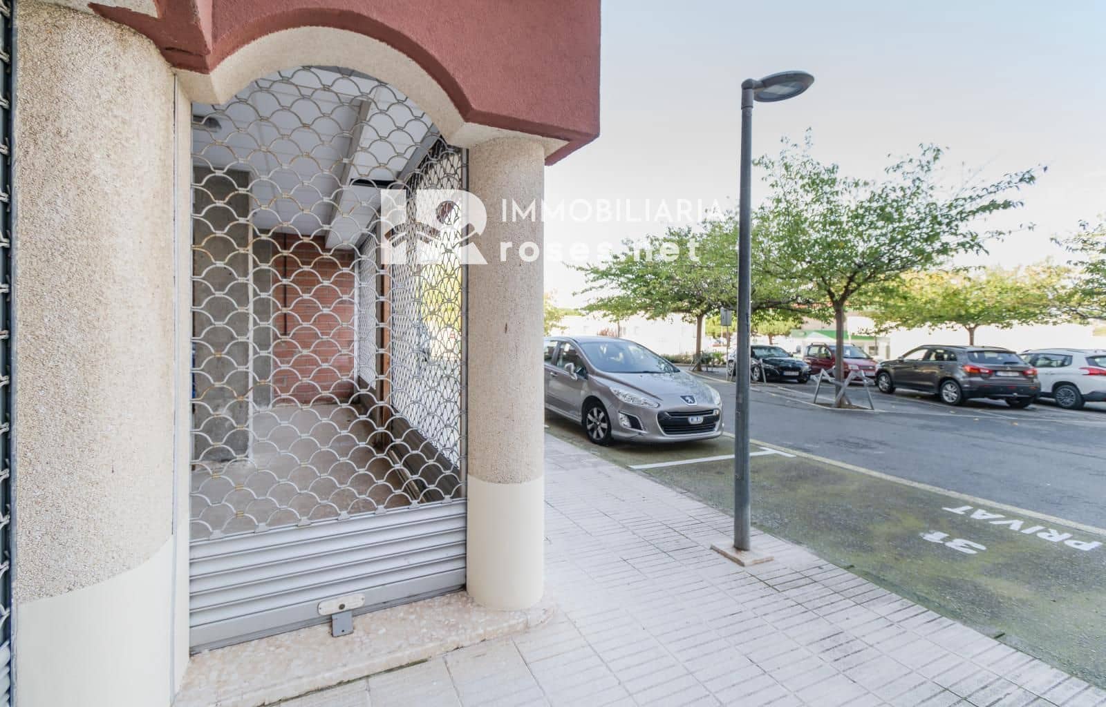 Kaupallinen myytävänä paikassa Roses - 80 000 € (Ref: 8591321)