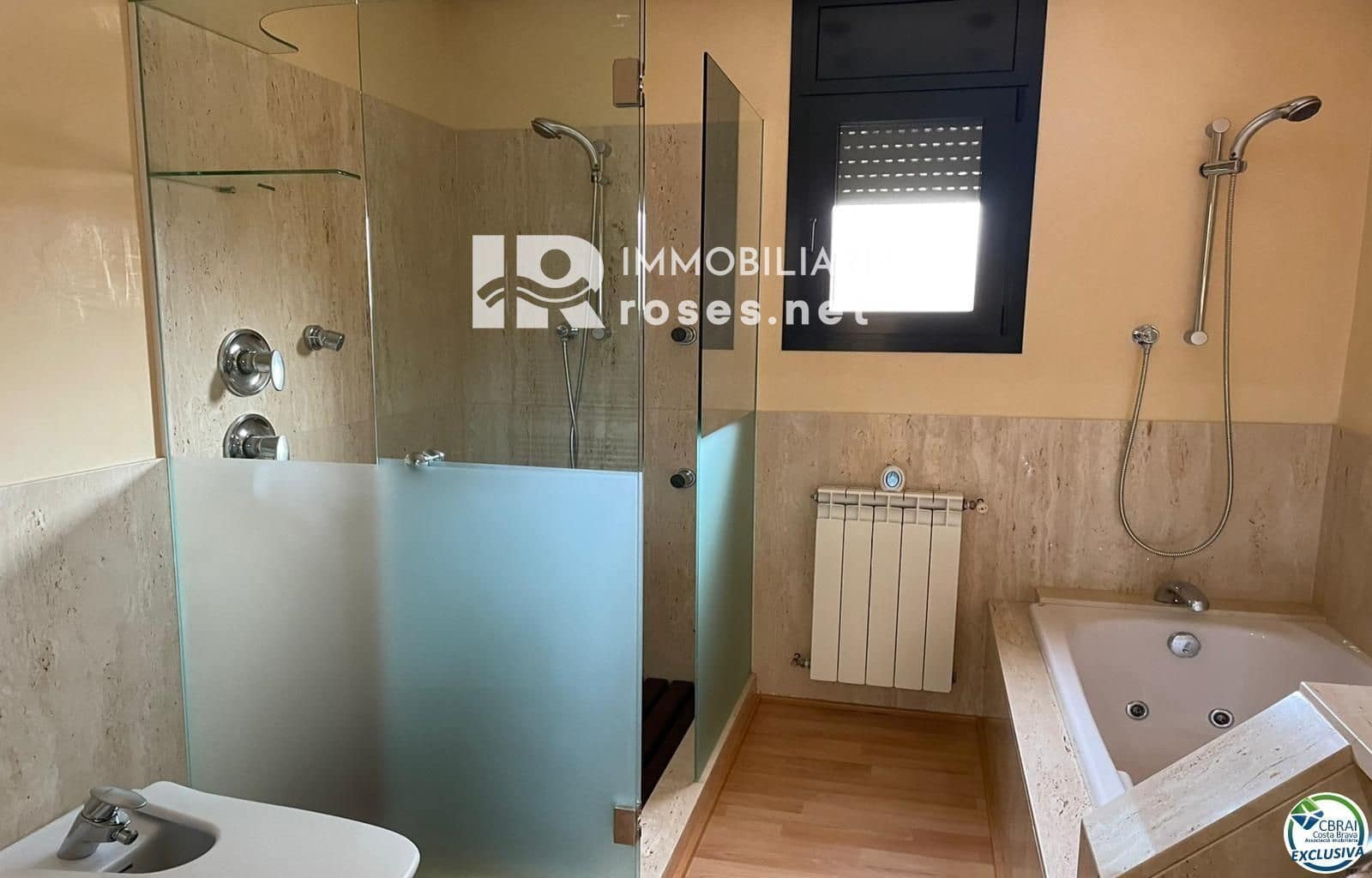 4 Zimmer Villa zu verkaufen in La Bisbal d'Emporda mit Pool Garage - 550.000 € (Ref: 8691887)