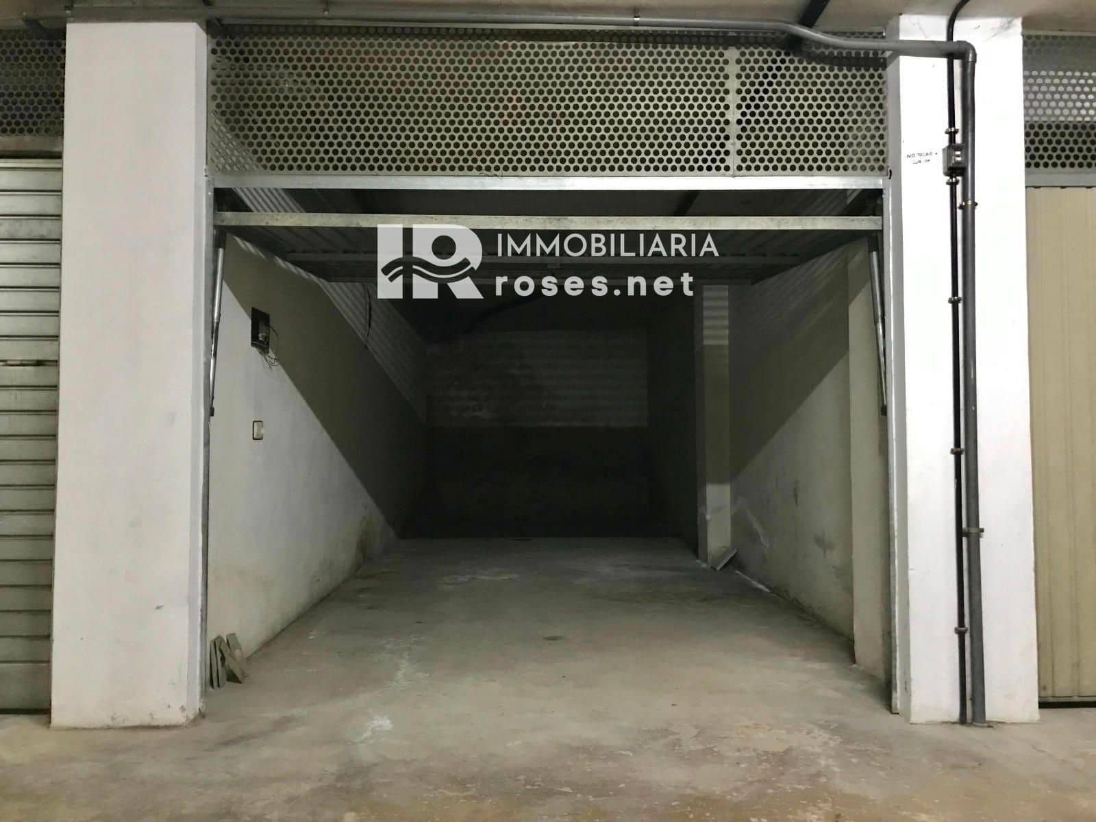 Garage til salg i Roses - € 45.000 (Ref: 8703041)