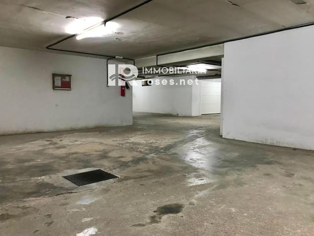 Garage for sale in Roses - € 45,000 (Ref: 8703041)