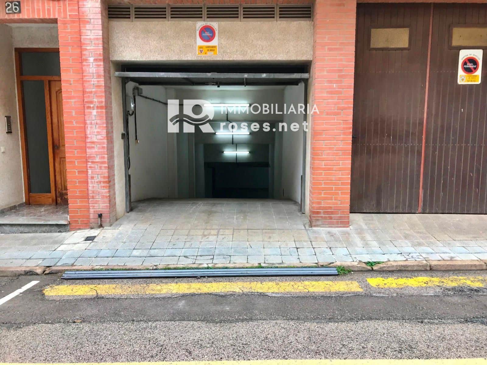 Garage til salg i Roses - € 45.000 (Ref: 8703041)