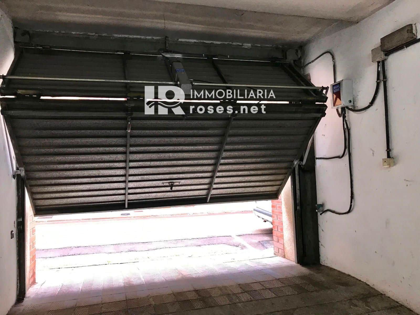 Garage til salg i Roses - € 45.000 (Ref: 8703041)