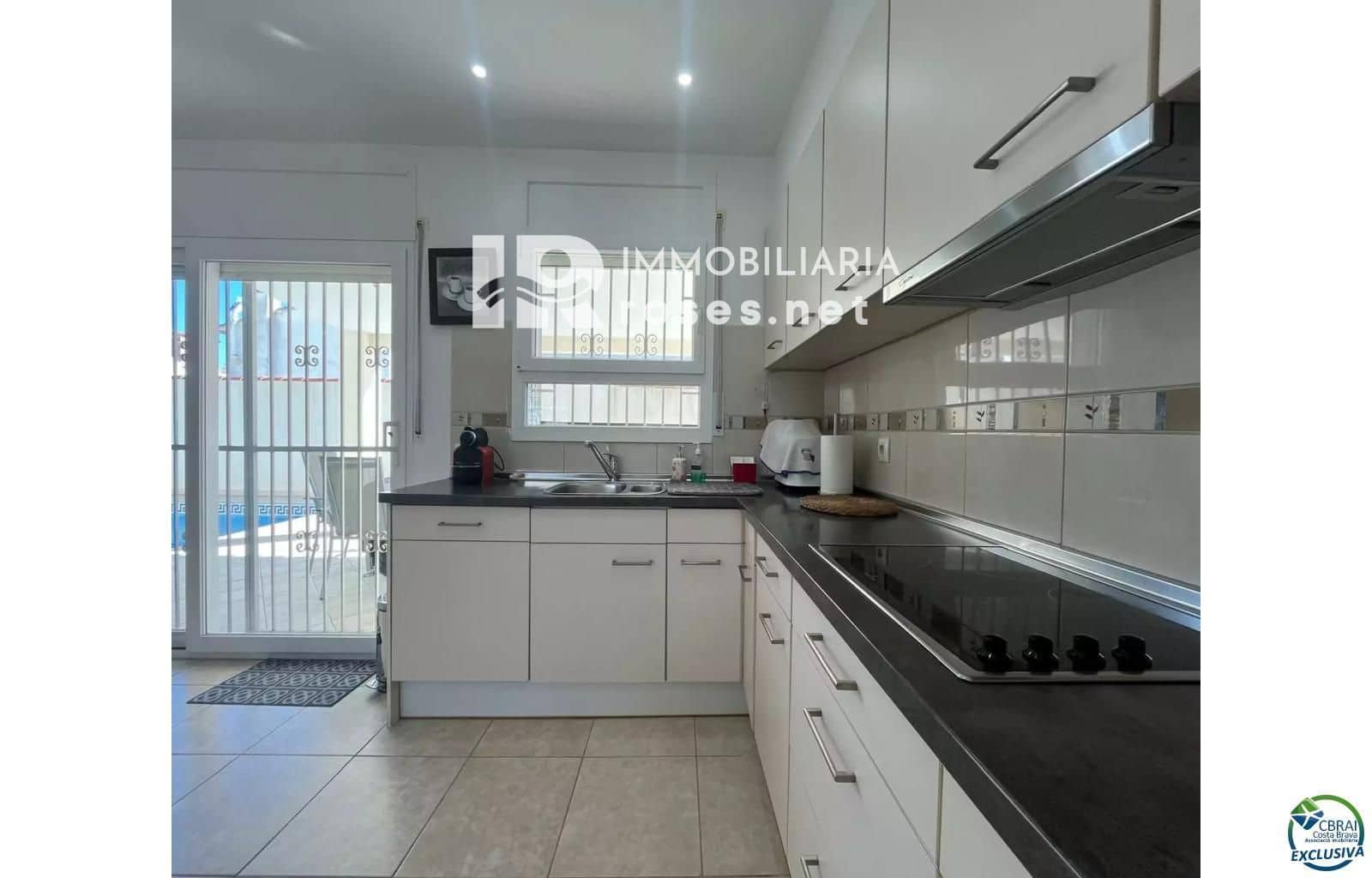 3 chambre Villa/Maison à vendre à Empuriabrava avec piscine - 490 000 € (Ref: 8869976)