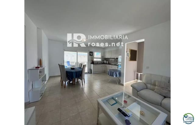 Chalet de 3 habitaciones en Empuriabrava, Castelló d'Empúries en venta con piscina - 490.000 € (Ref: 8869976)