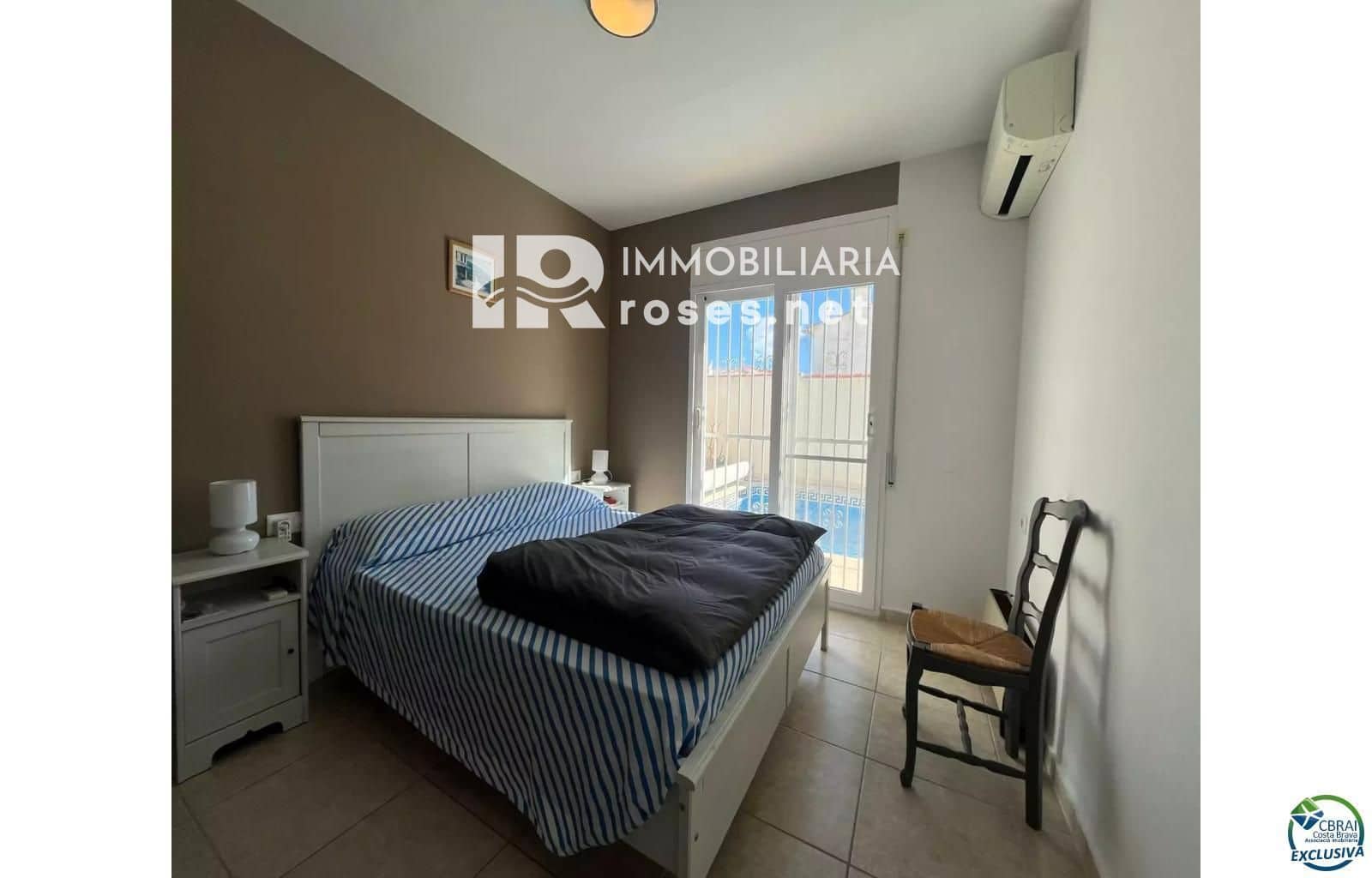 3 chambre Villa/Maison à vendre à Empuriabrava avec piscine - 490 000 € (Ref: 8869976)