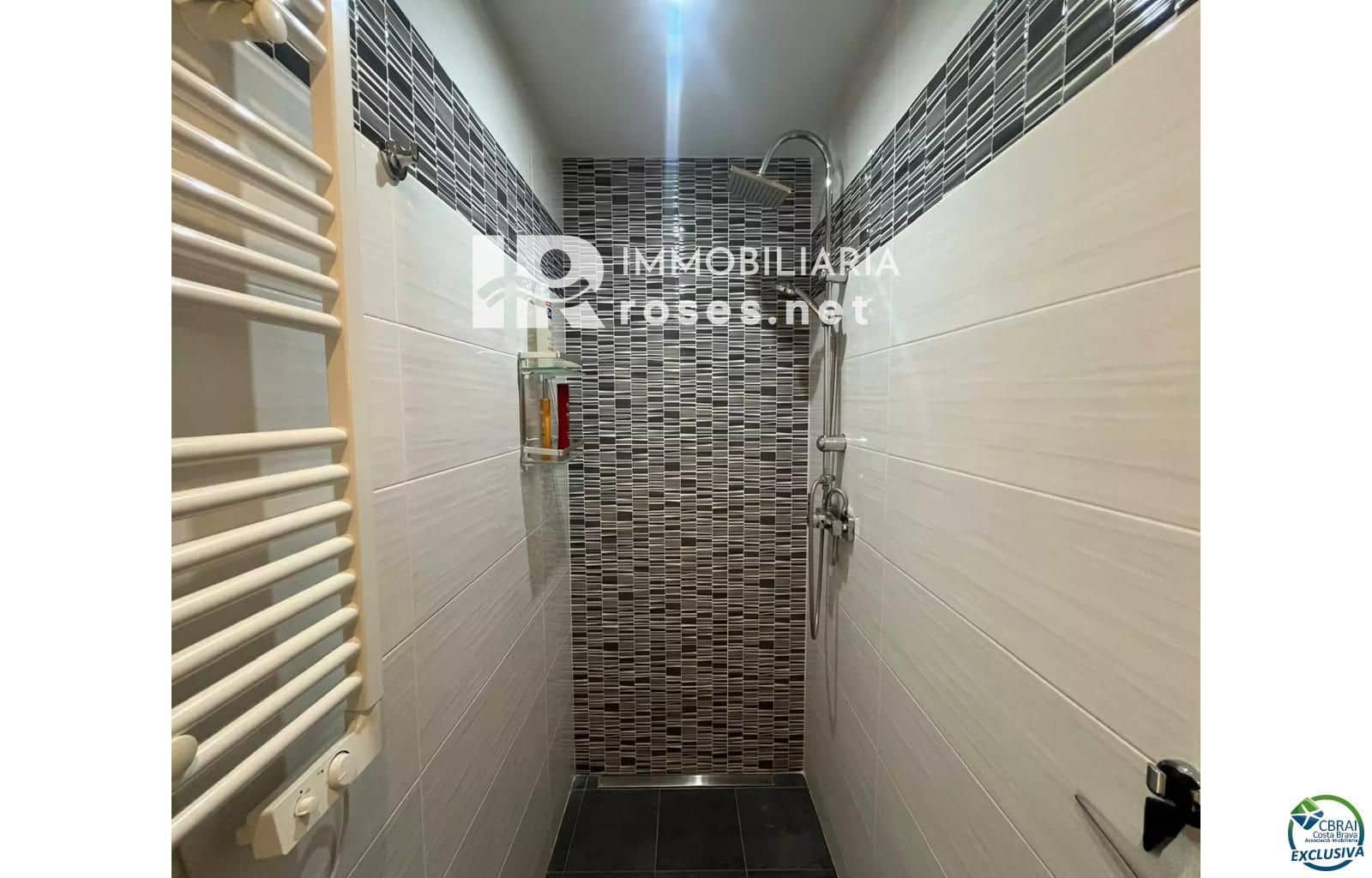 3 chambre Villa/Maison à vendre à Empuriabrava avec piscine - 490 000 € (Ref: 8869976)