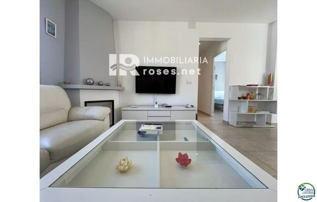 Chalet de 3 habitaciones en Empuriabrava, Castelló d'Empúries en venta con piscina - 490.000 € (Ref: 8869976)
