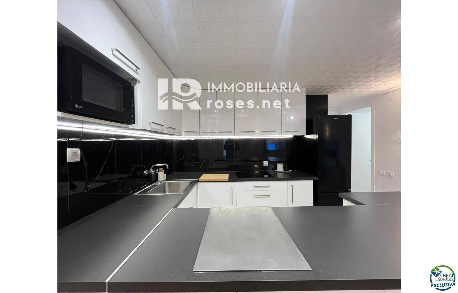 2 bedroom Flat for sale in Empuriabrava - € 265,000 (Ref: 8880339)