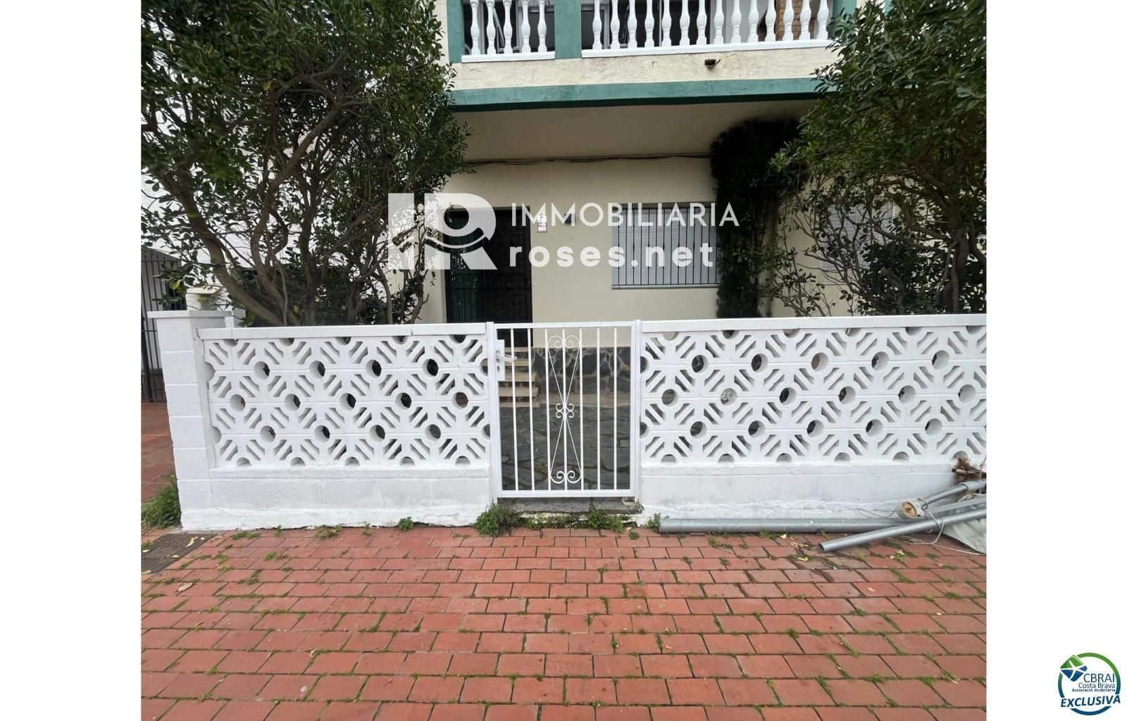 2 bedroom Flat for sale in Empuriabrava - € 265,000 (Ref: 8880339)