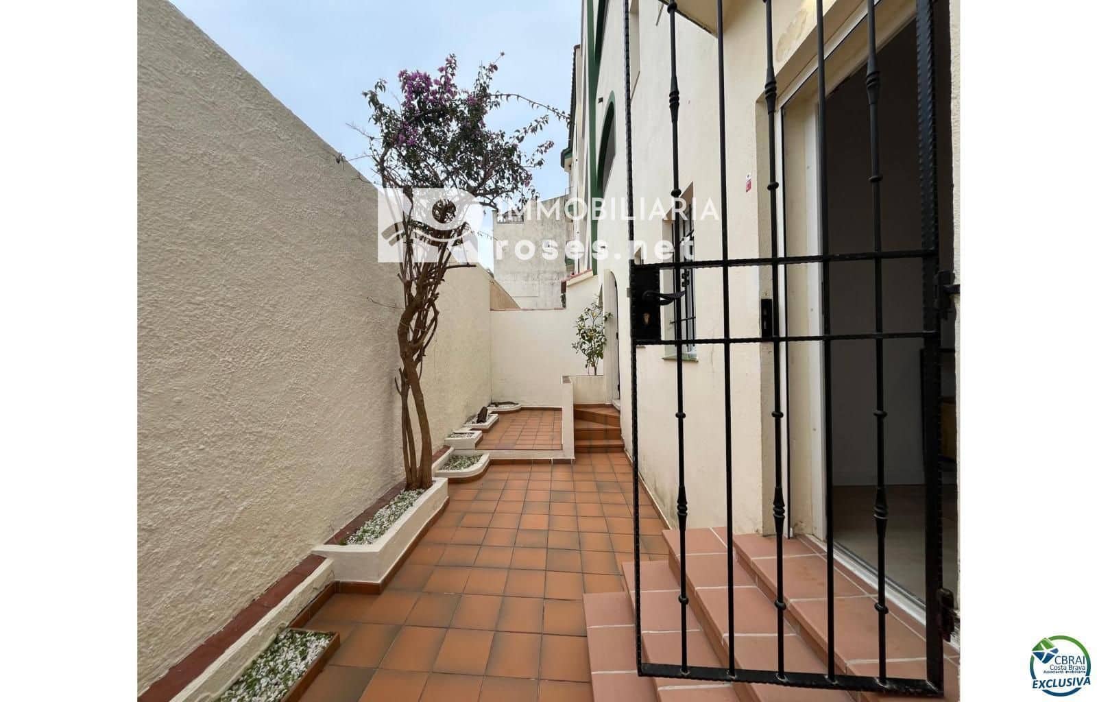 2 bedroom Flat for sale in Empuriabrava - € 265,000 (Ref: 8880339)