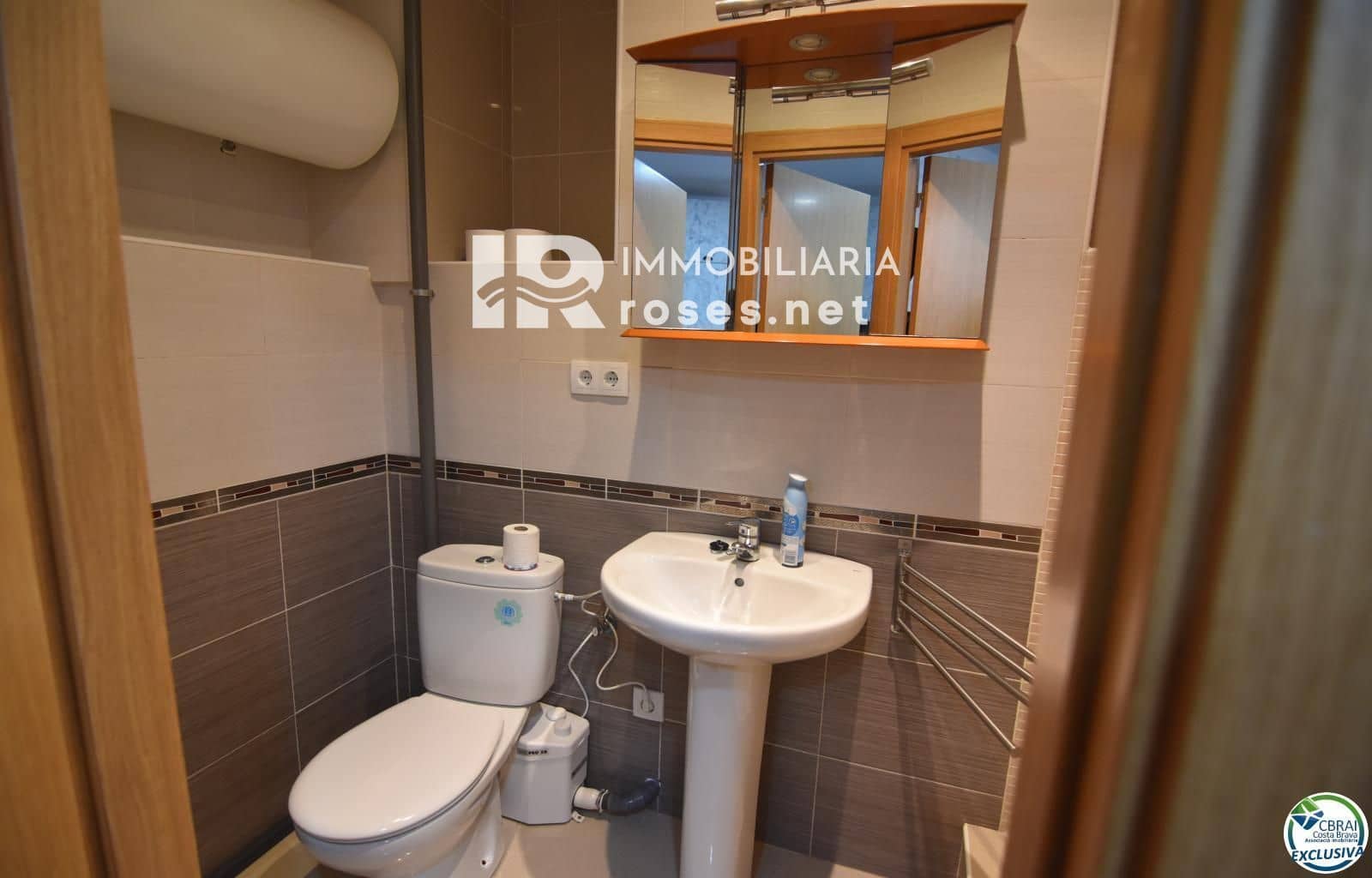 Erhverv til salg i Empuriabrava med garage - € 145.000 (Ref: 8880340)