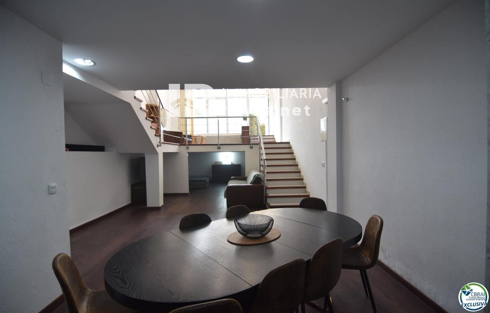 Erhverv til salg i Empuriabrava med garage - € 145.000 (Ref: 8880340)