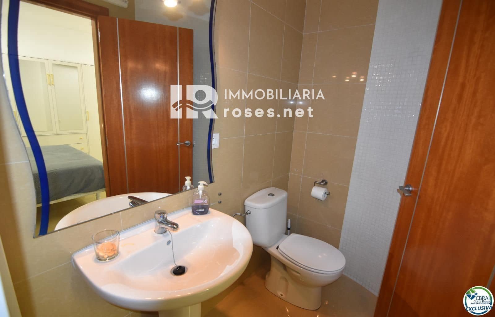 Erhverv til salg i Empuriabrava med garage - € 145.000 (Ref: 8880340)