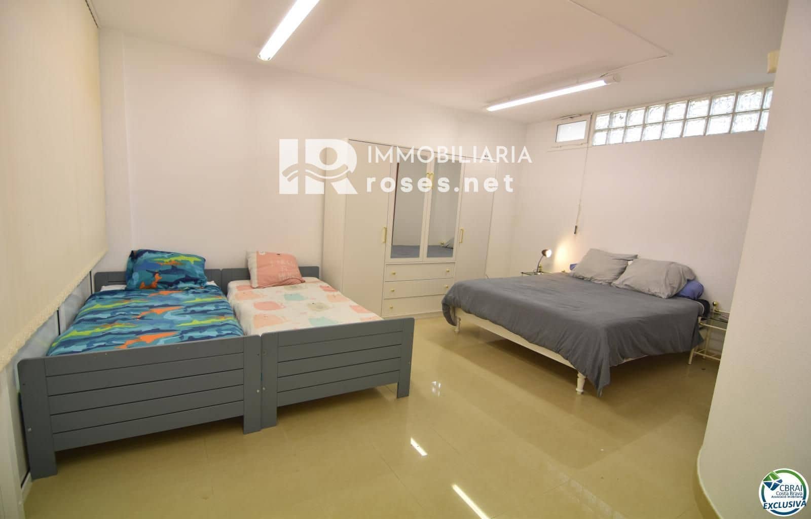 Erhverv til salg i Empuriabrava med garage - € 145.000 (Ref: 8880340)