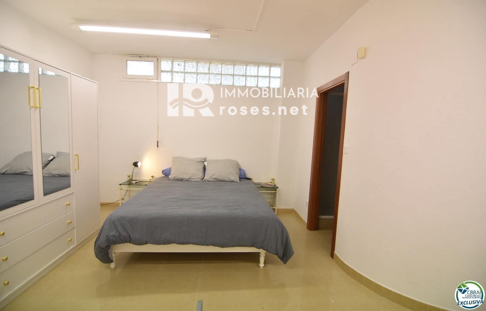 Erhverv til salg i Empuriabrava med garage - € 145.000 (Ref: 8880340)