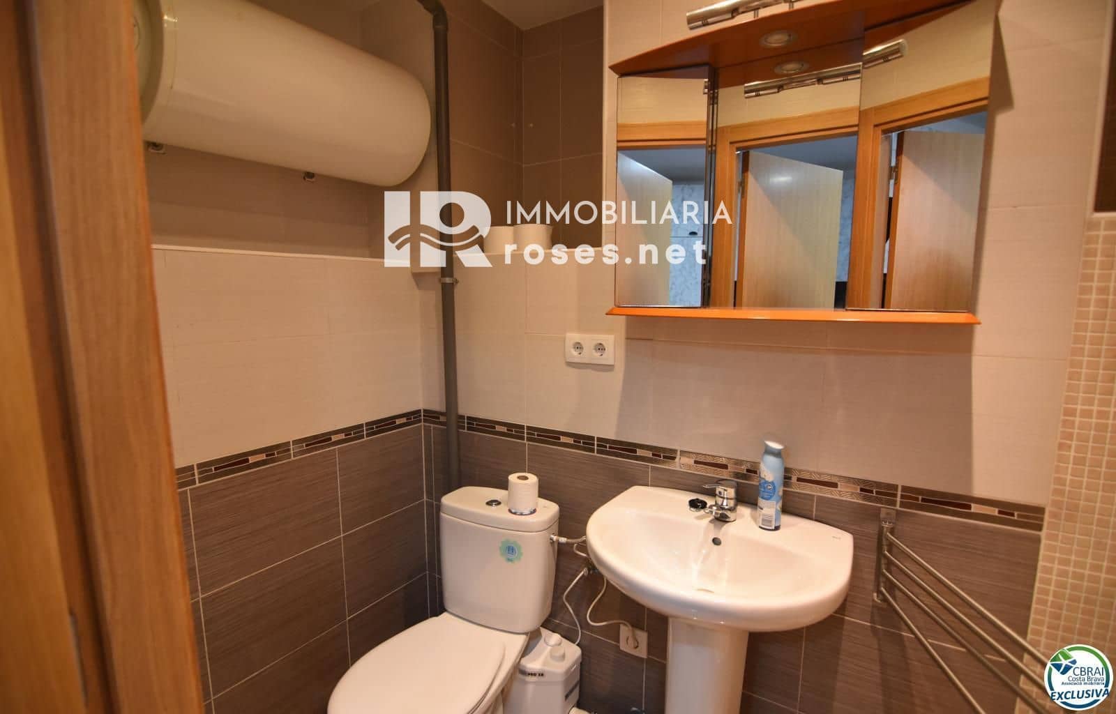 Erhverv til salg i Empuriabrava med garage - € 145.000 (Ref: 8880340)