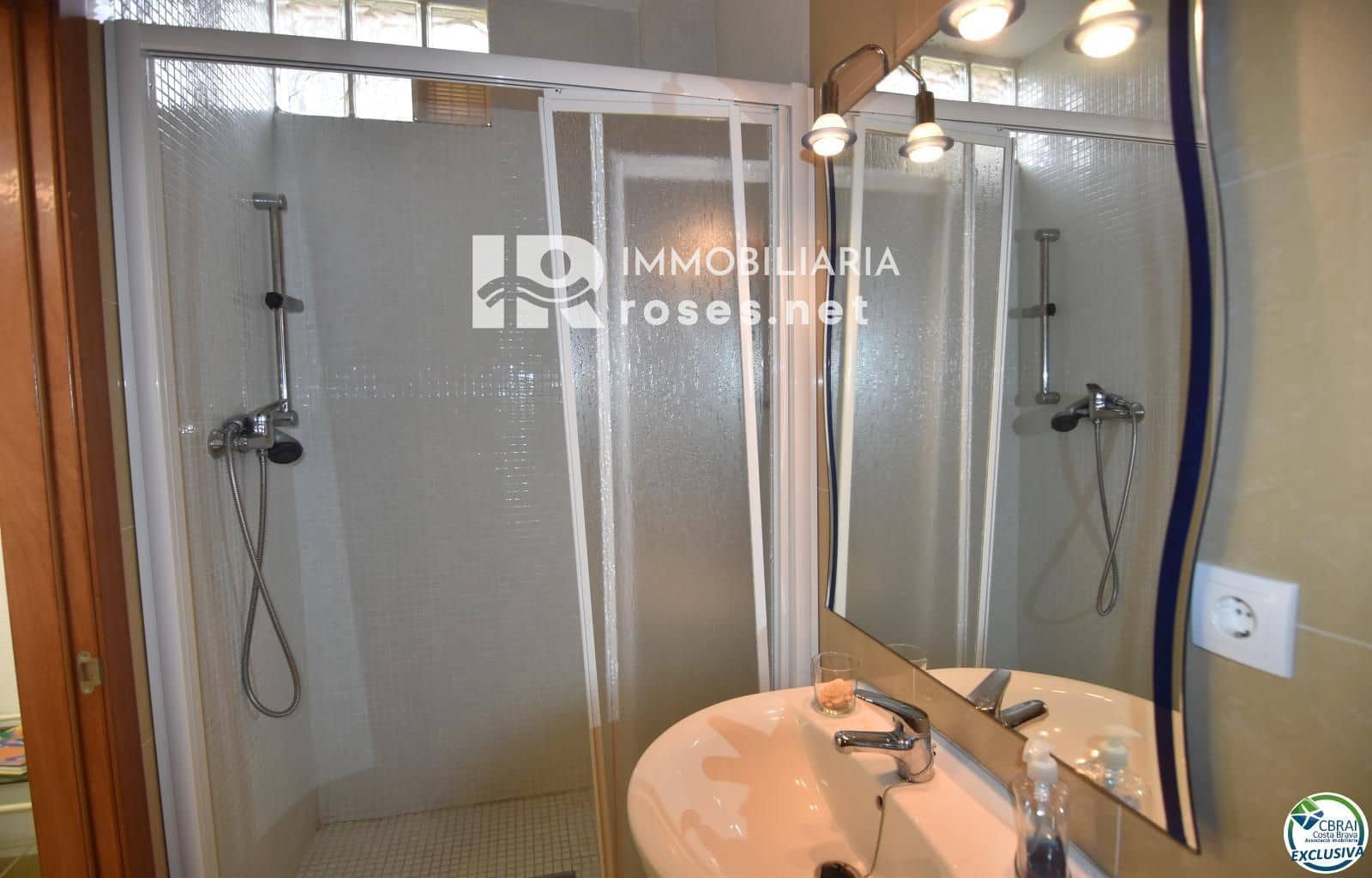 Erhverv til salg i Empuriabrava med garage - € 145.000 (Ref: 8880340)