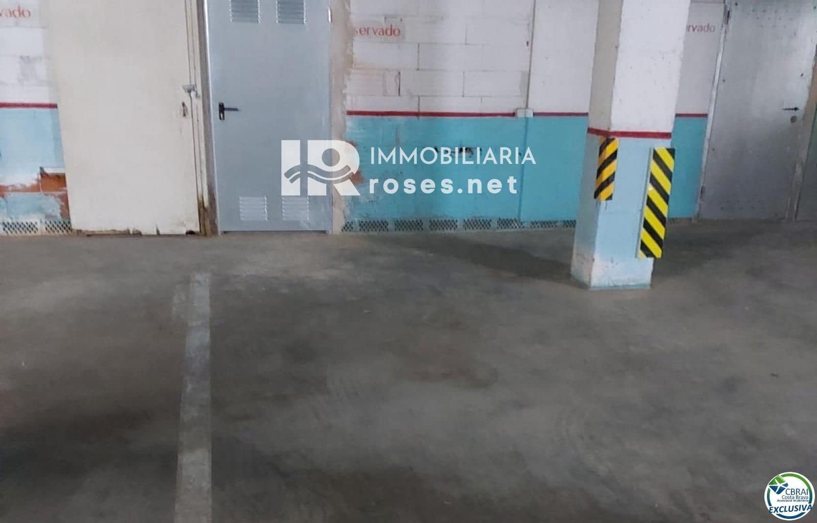 Erhverv til salg i Empuriabrava med garage - € 145.000 (Ref: 8880340)