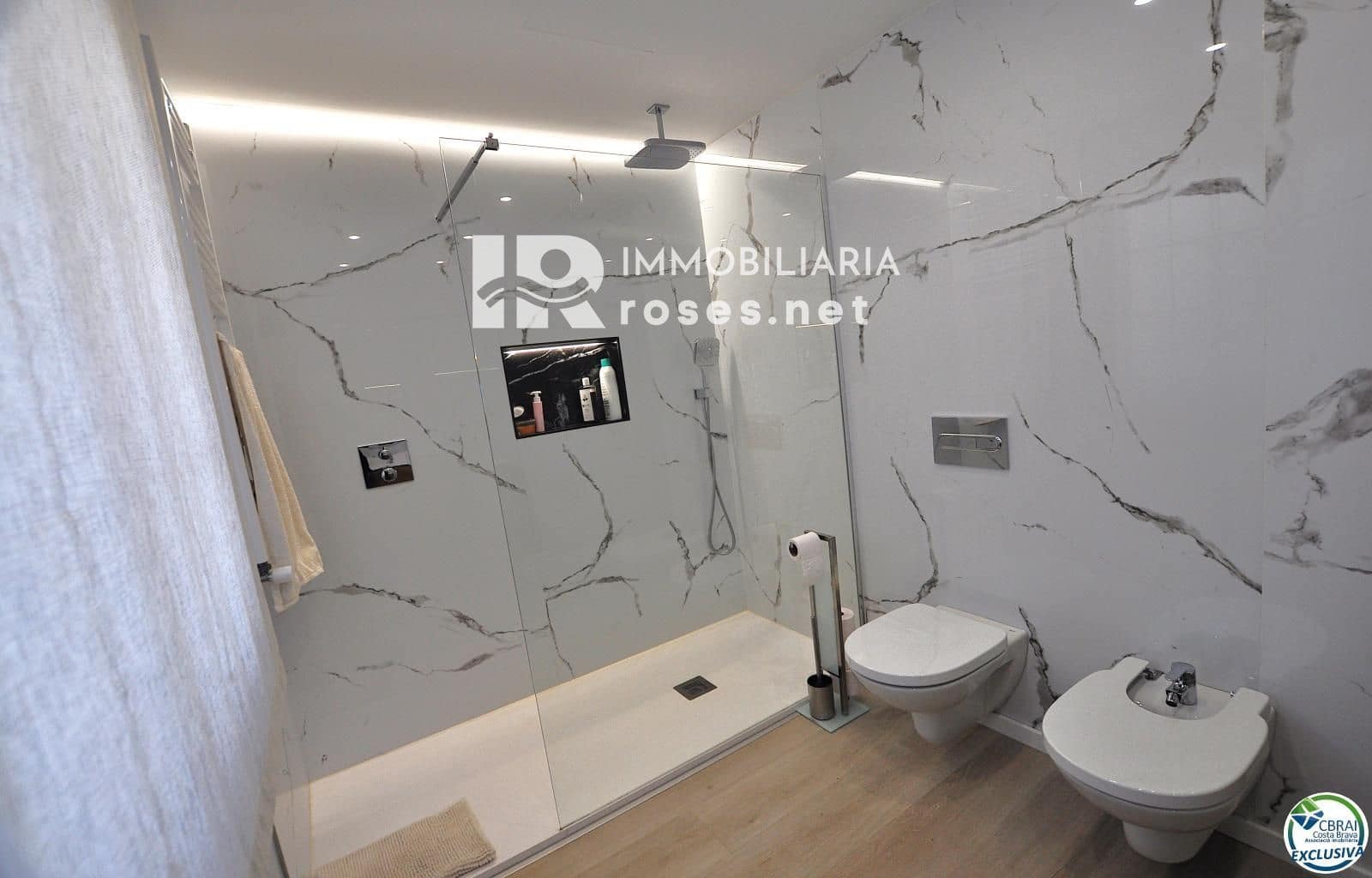 4 sypialnia Willa na sprzedaż w Roses z basenem garażem - 598 000 € (Ref: 8884816)