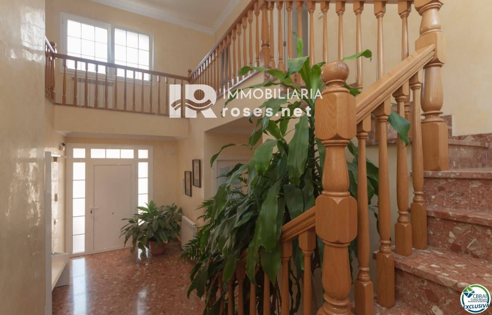 4 sypialnia Willa na sprzedaż w Roses z basenem garażem - 598 000 € (Ref: 8884816)