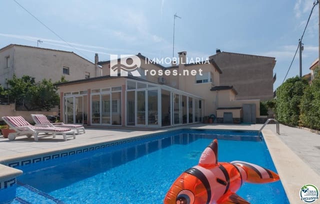 4 sypialnia Willa na sprzedaż w Roses z basenem garażem - 598 000 € (Ref: 8884816)