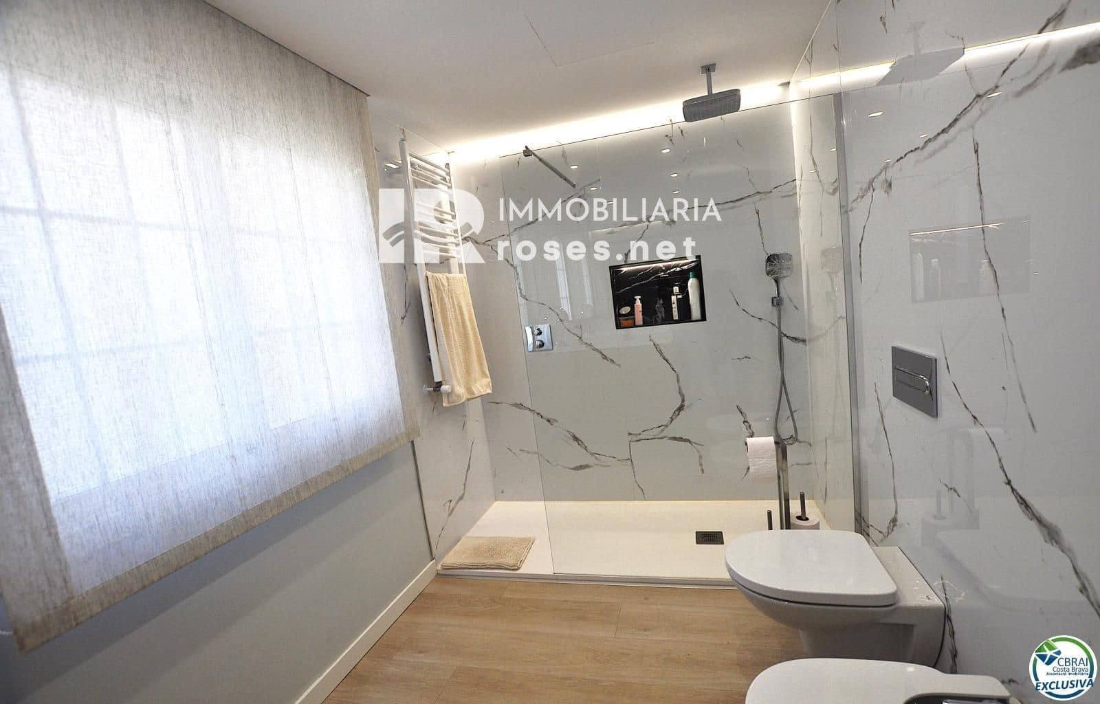 4 sypialnia Willa na sprzedaż w Roses z basenem garażem - 598 000 € (Ref: 8884816)