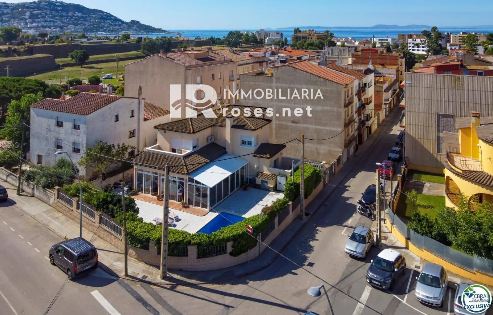 4 sypialnia Willa na sprzedaż w Roses z basenem garażem - 598 000 € (Ref: 8884816)