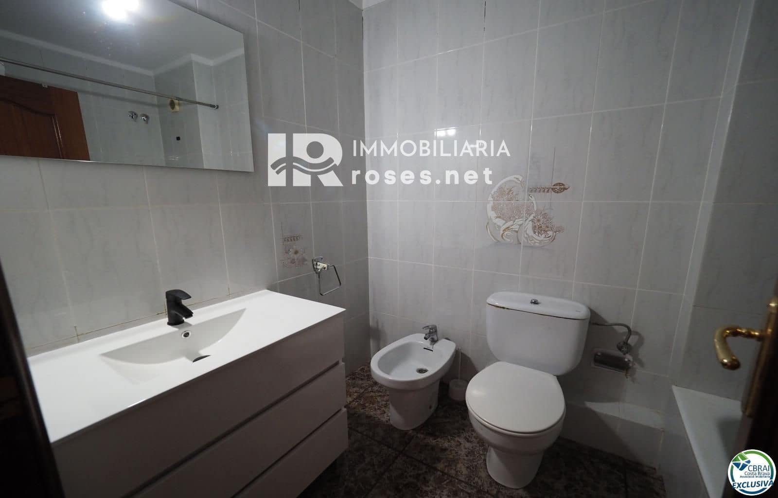 3 slaapkamer Flat te koop in Roses - € 199.000 (Ref: 8884817)