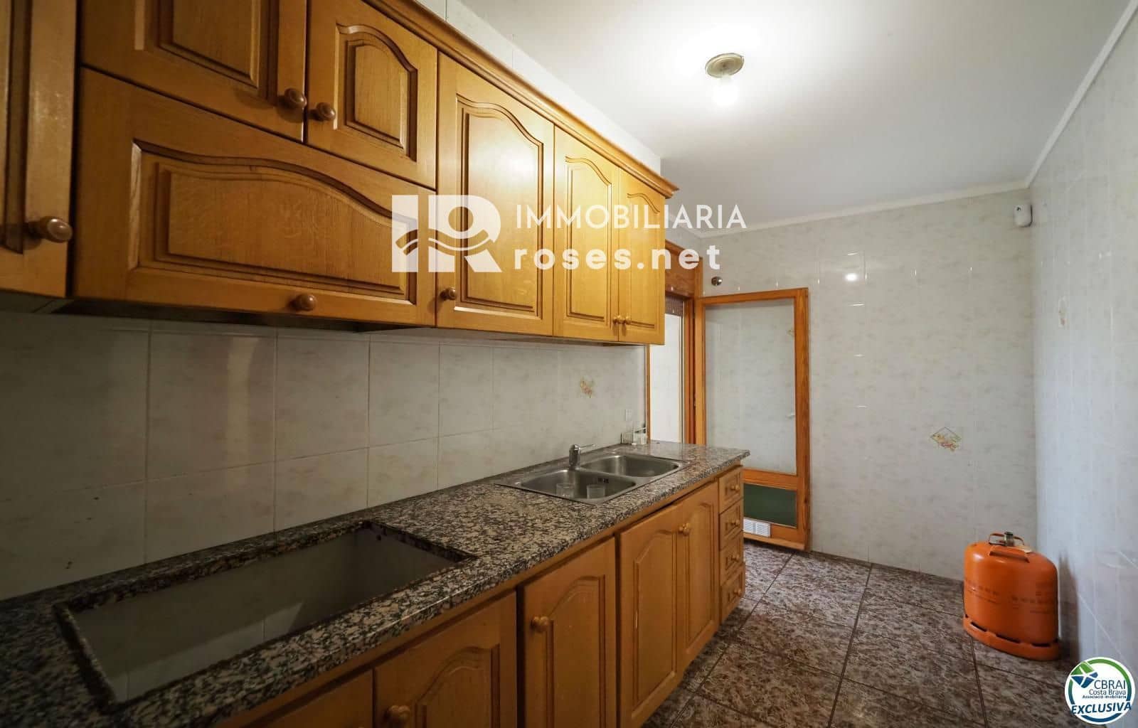 3 slaapkamer Flat te koop in Roses - € 199.000 (Ref: 8884817)