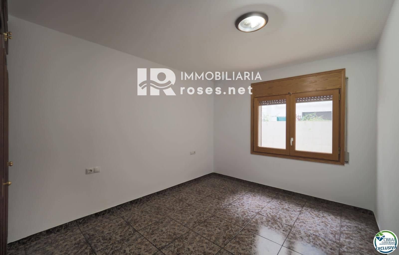 3 slaapkamer Flat te koop in Roses - € 199.000 (Ref: 8884817)