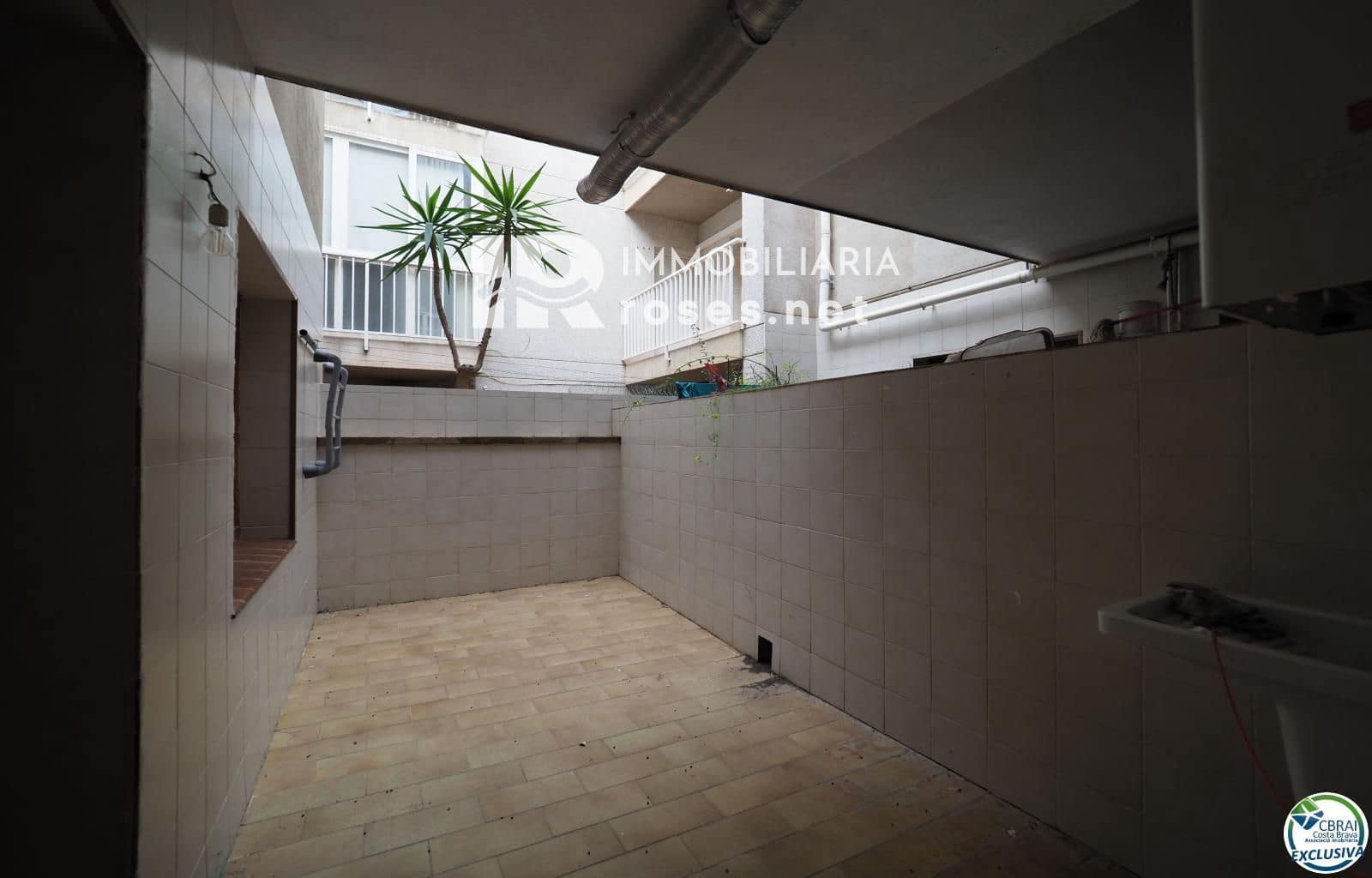 3 slaapkamer Flat te koop in Roses - € 199.000 (Ref: 8884817)