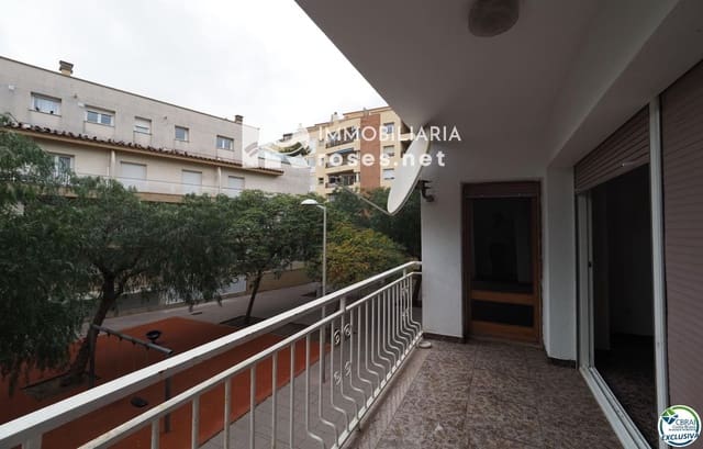 3 slaapkamer Flat te koop in Roses - € 199.000 (Ref: 8884817)