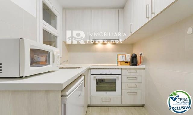 2 slaapkamer Flat te koop in Roses - € 169.500 (Ref: 8905800)