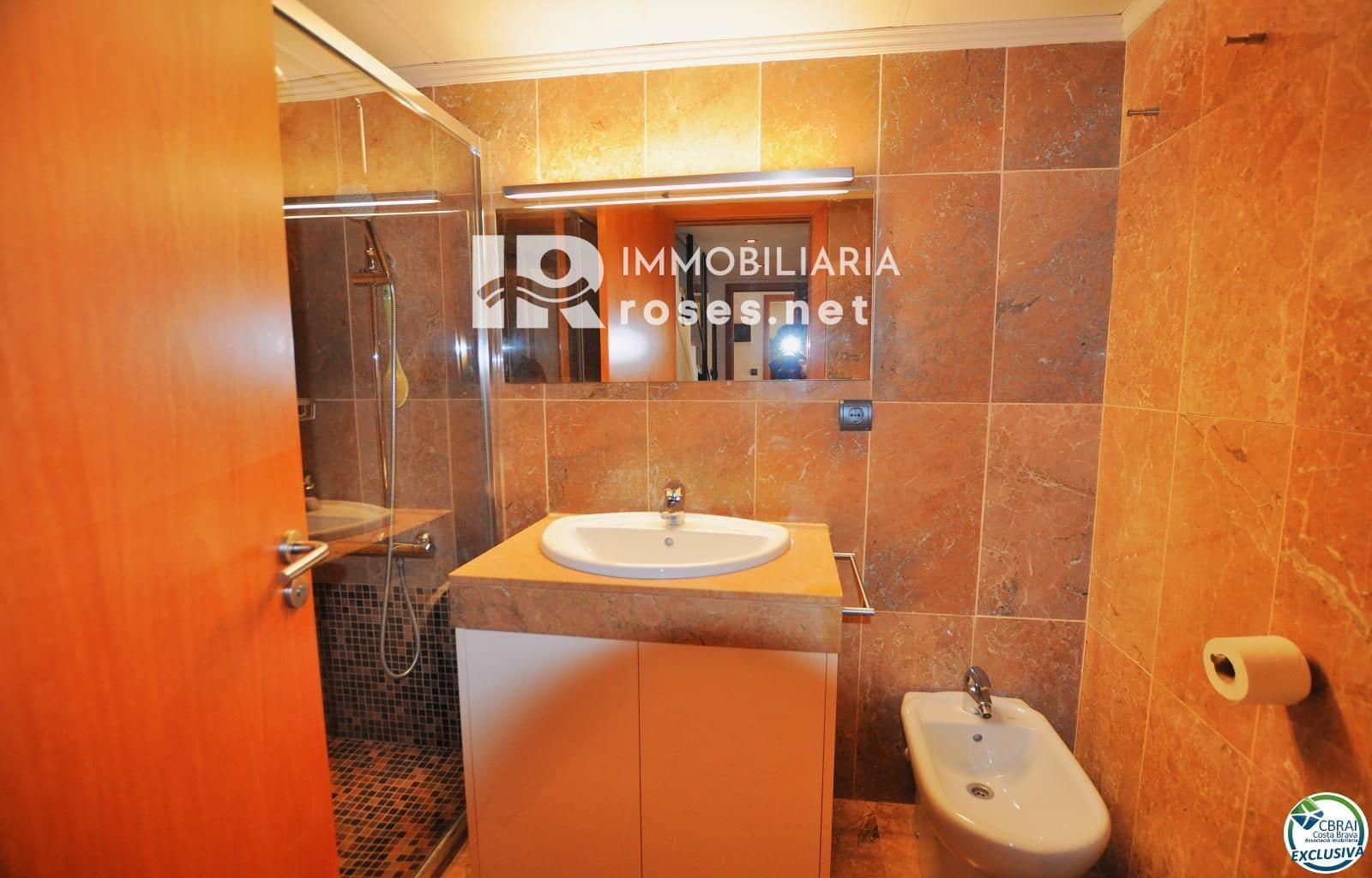 2 slaapkamer Flat te koop in Roses met zwembad - € 570.000 (Ref: 8905802)