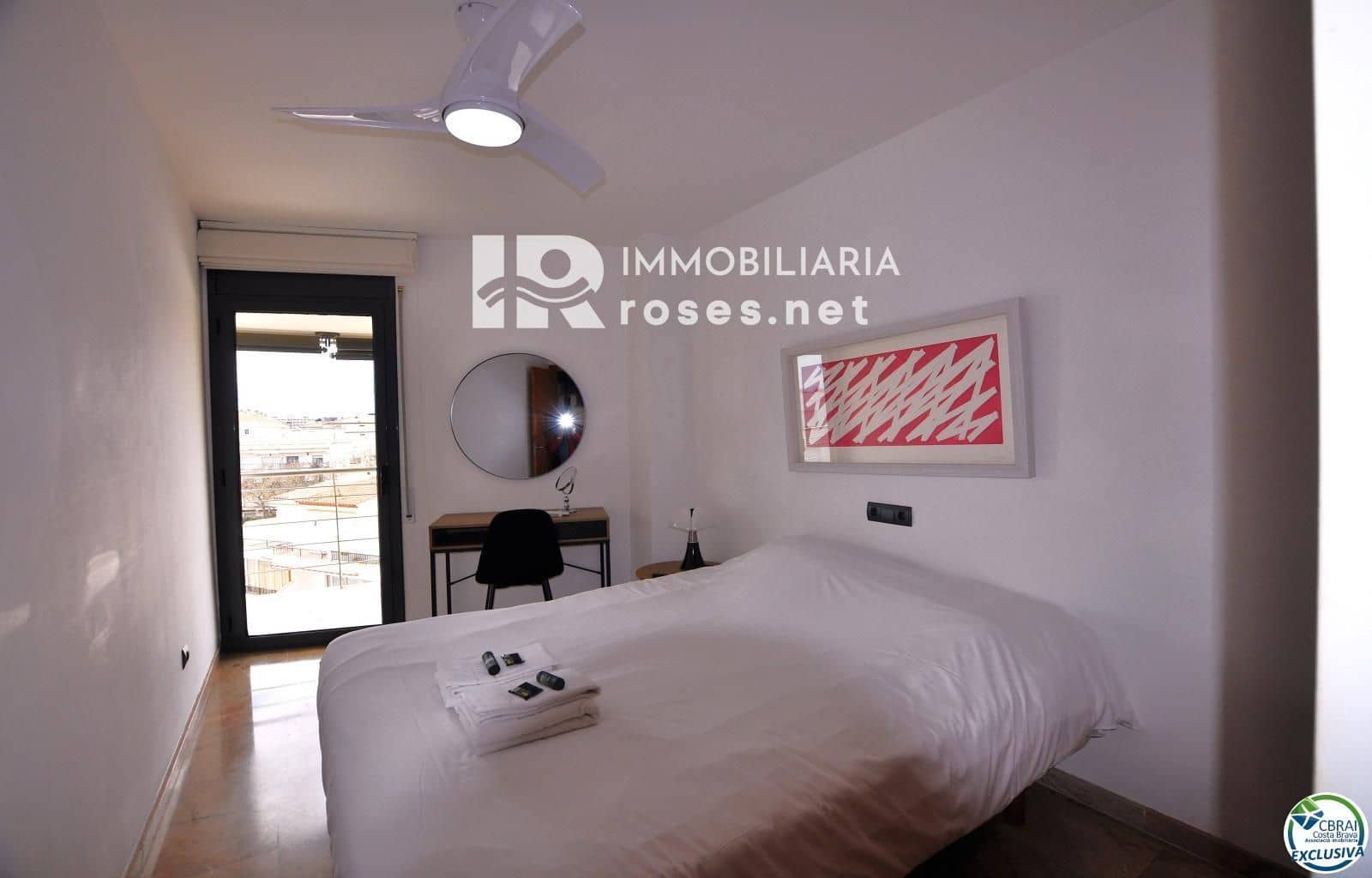 2 slaapkamer Flat te koop in Roses met zwembad - € 570.000 (Ref: 8905802)