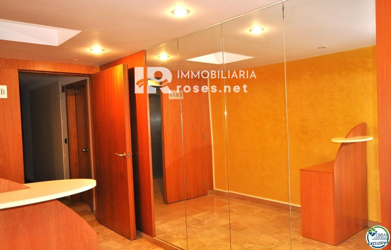 2 slaapkamer Flat te koop in Roses met zwembad - € 570.000 (Ref: 8905802)