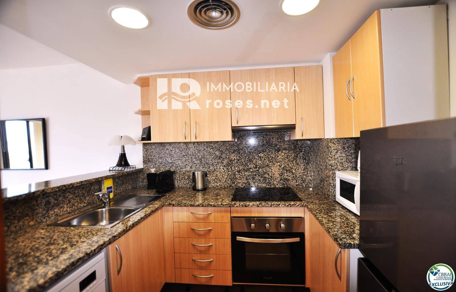 2 slaapkamer Flat te koop in Roses met zwembad - € 570.000 (Ref: 8905802)