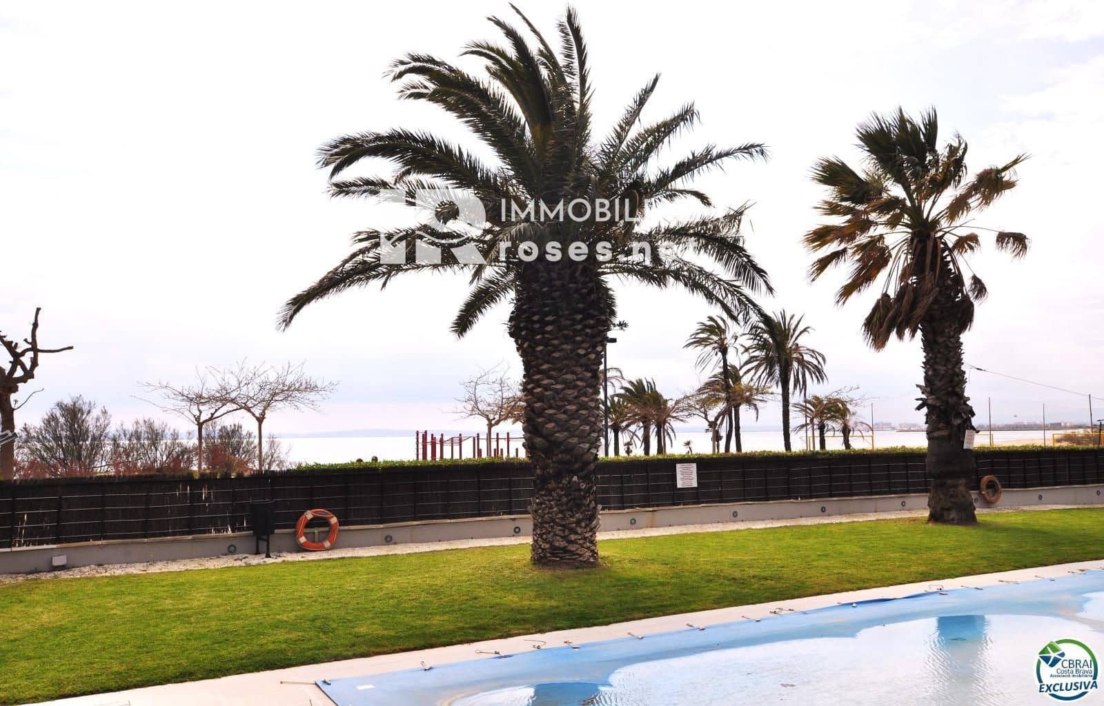 2 slaapkamer Flat te koop in Roses met zwembad - € 570.000 (Ref: 8905802)