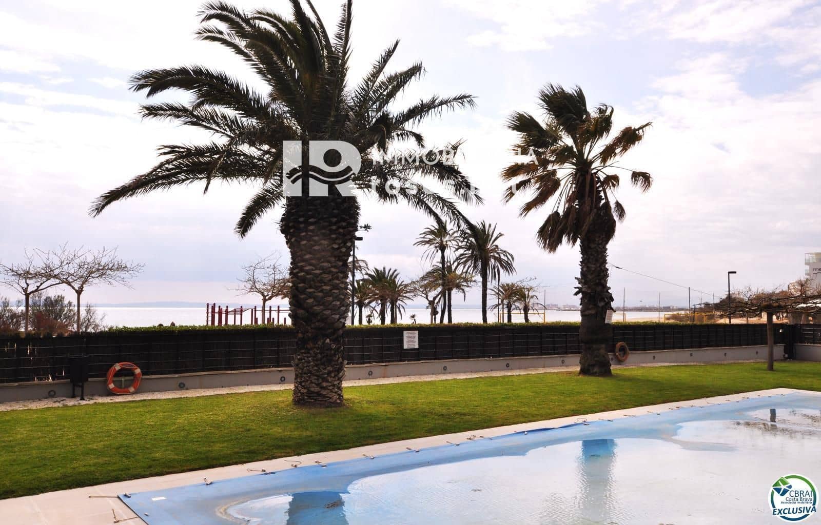 2 slaapkamer Flat te koop in Roses met zwembad - € 570.000 (Ref: 8905802)