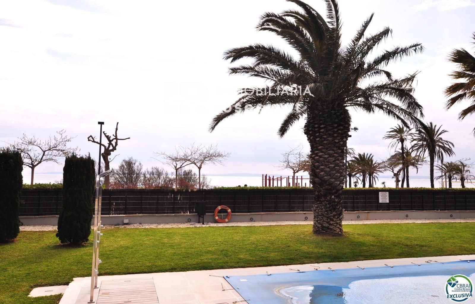 2 slaapkamer Flat te koop in Roses met zwembad - € 570.000 (Ref: 8905802)