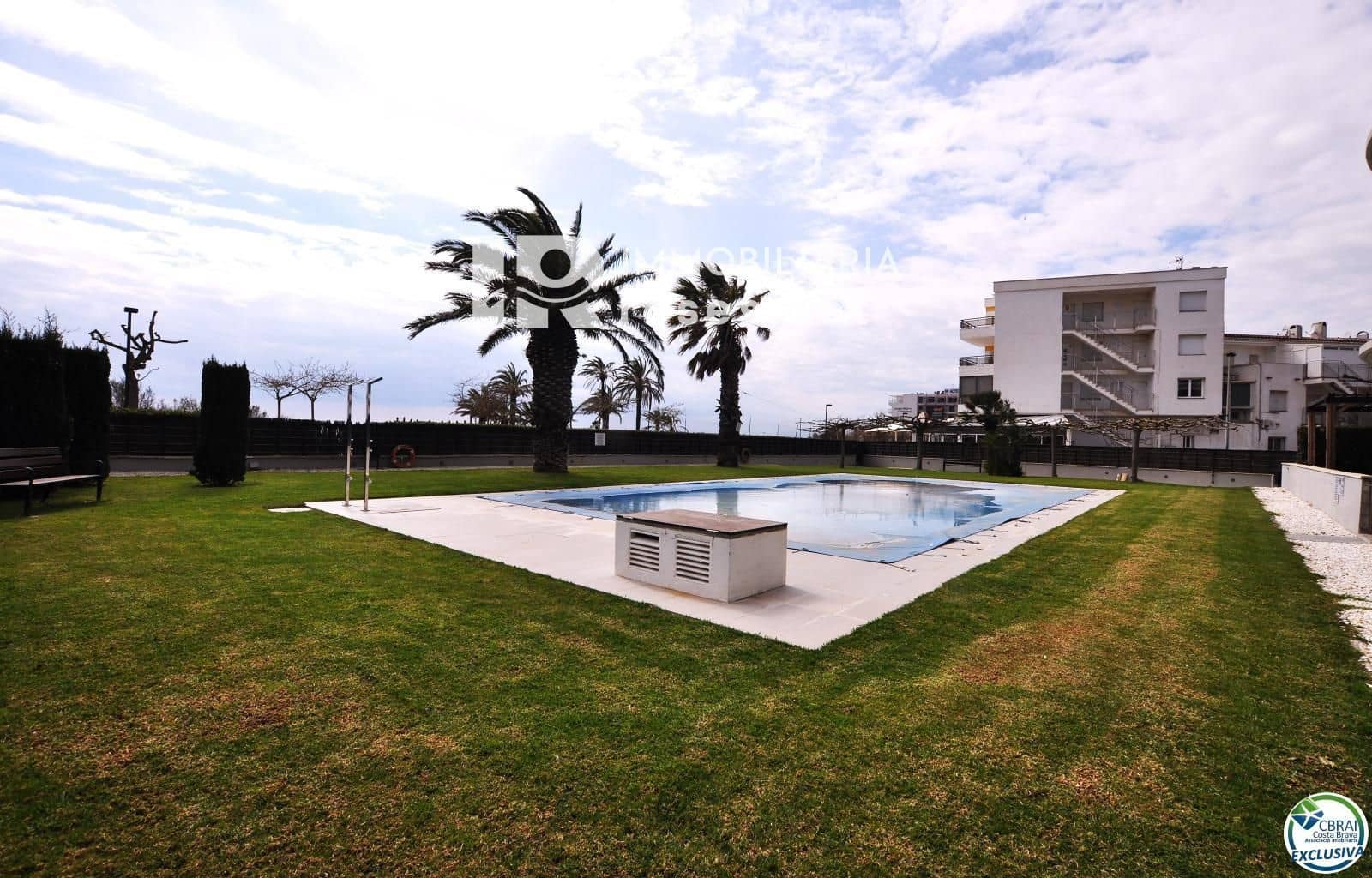 2 slaapkamer Flat te koop in Roses met zwembad - € 570.000 (Ref: 8905802)