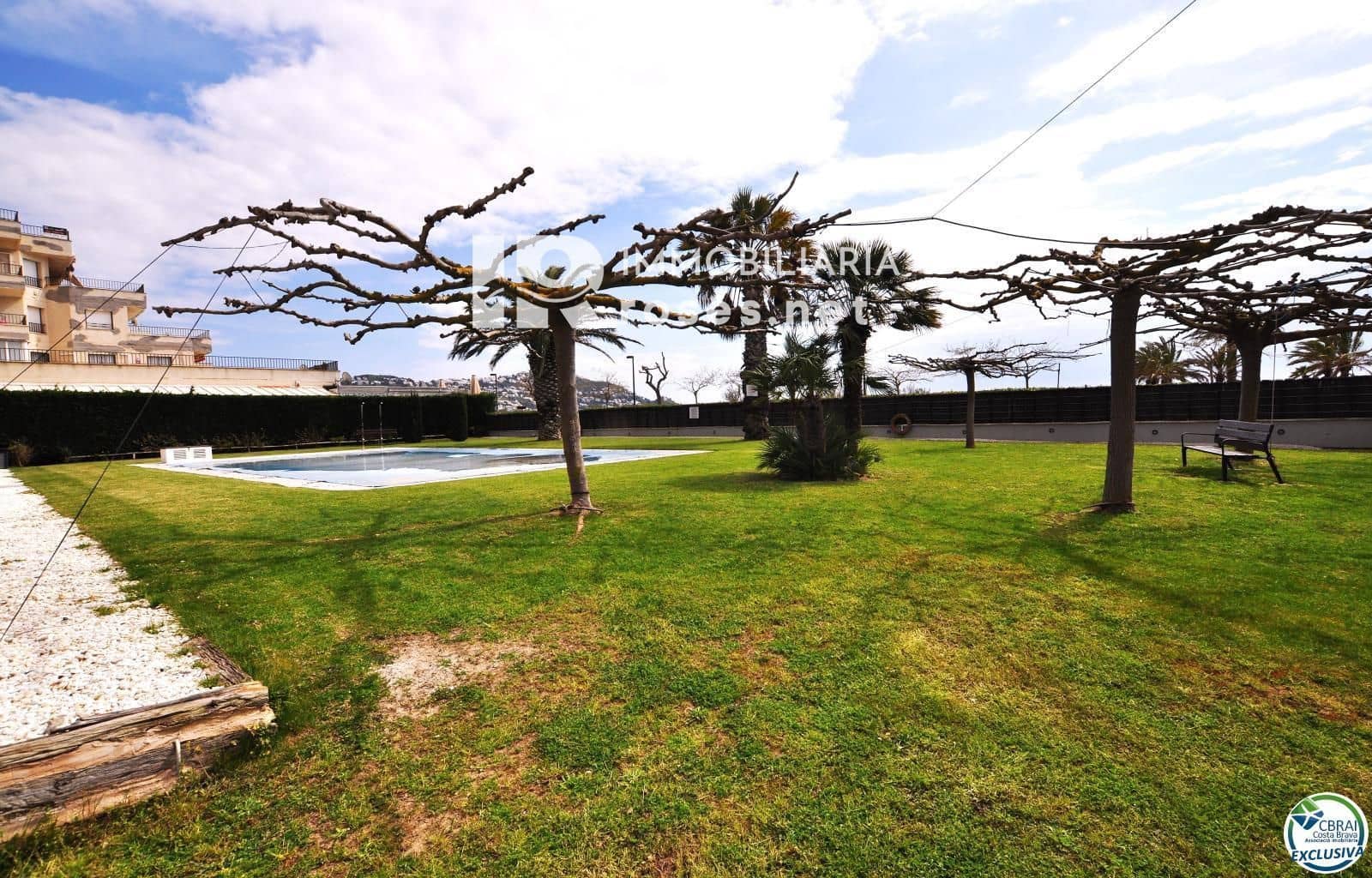 2 slaapkamer Flat te koop in Roses met zwembad - € 570.000 (Ref: 8905802)